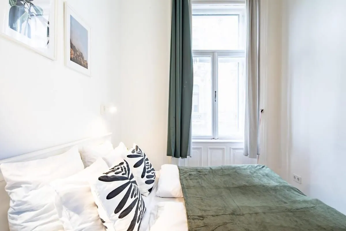 Ultra Central Friendly Studio Budapest Apartment