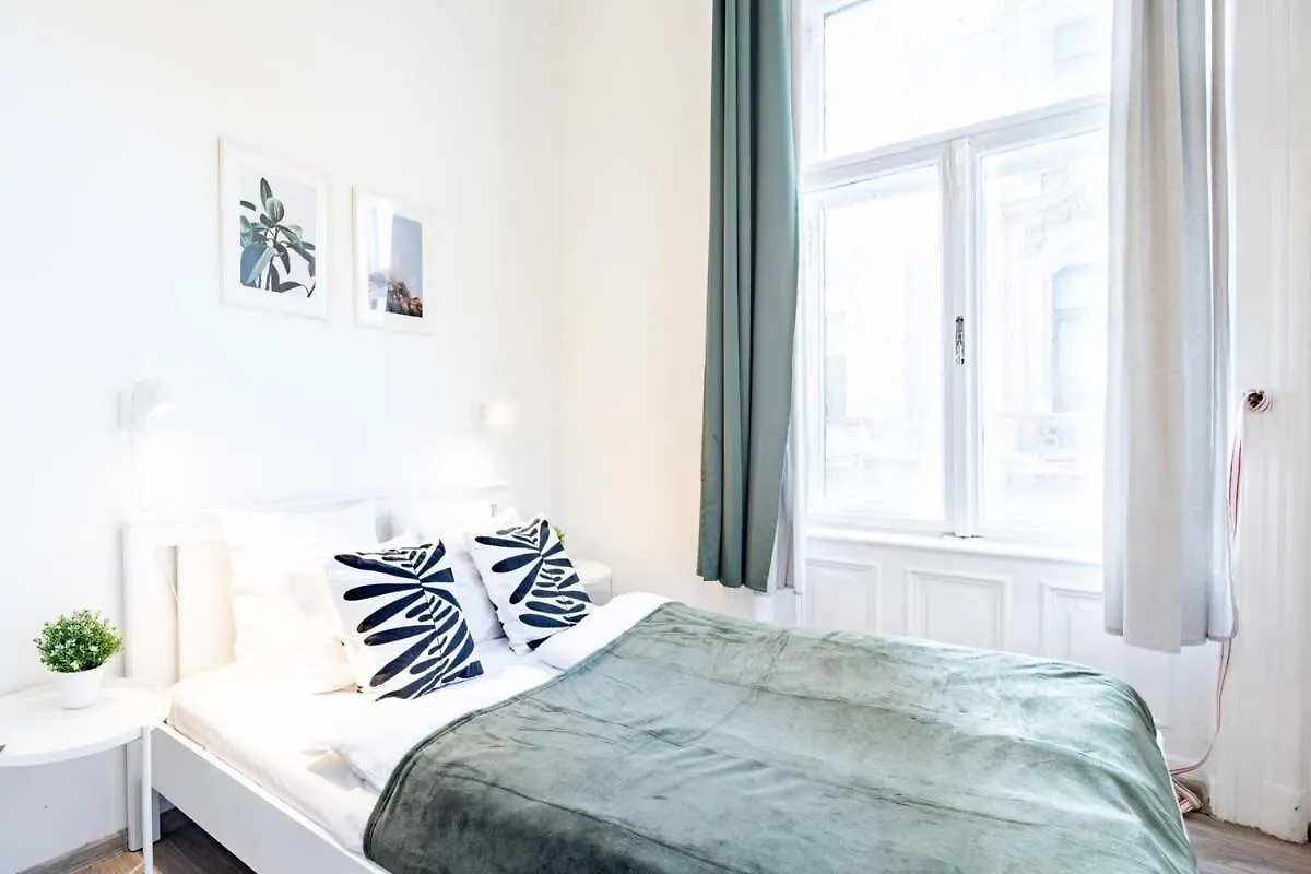 Ultra Central Friendly Studio Budapest